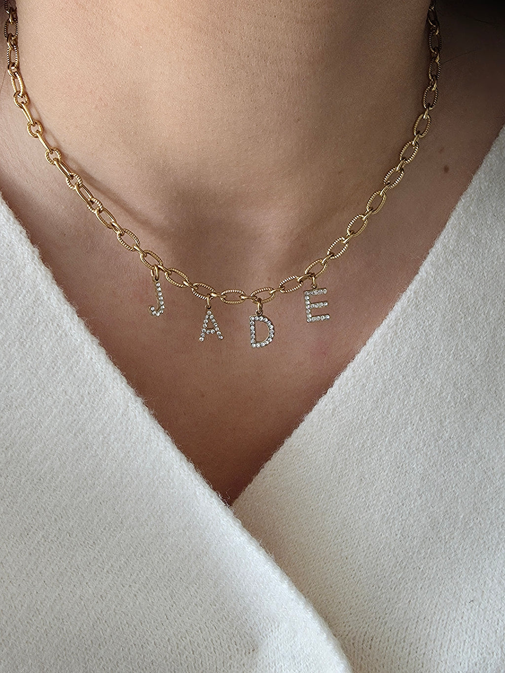Phoebe • Collier breloque lettre en  acier inoxydable