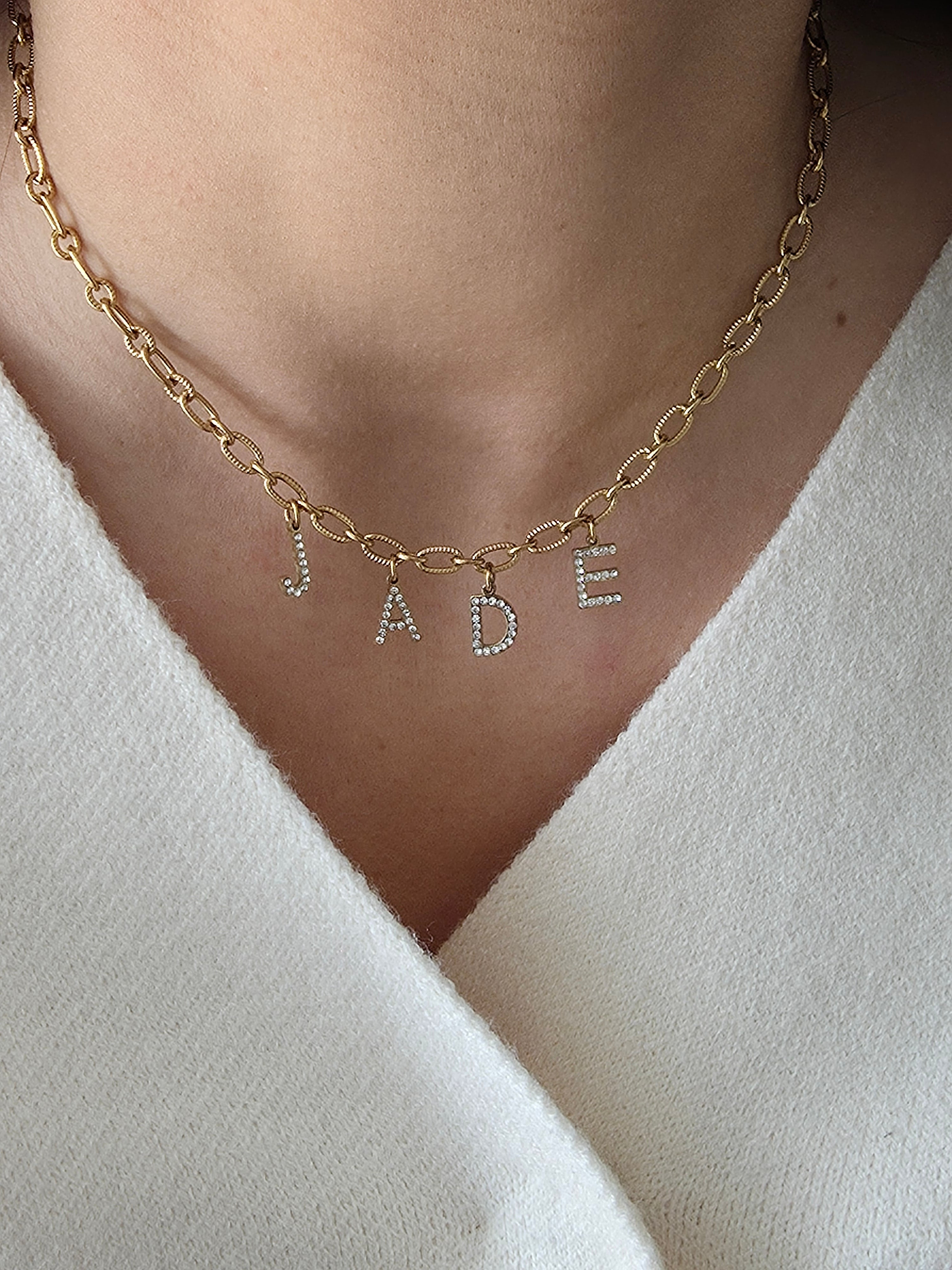 Phoebe • Collier breloque lettre en  acier inoxydable