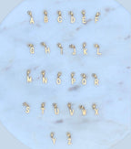 Phoebe • Bracelet breloque lettre en  acier inoxydable
